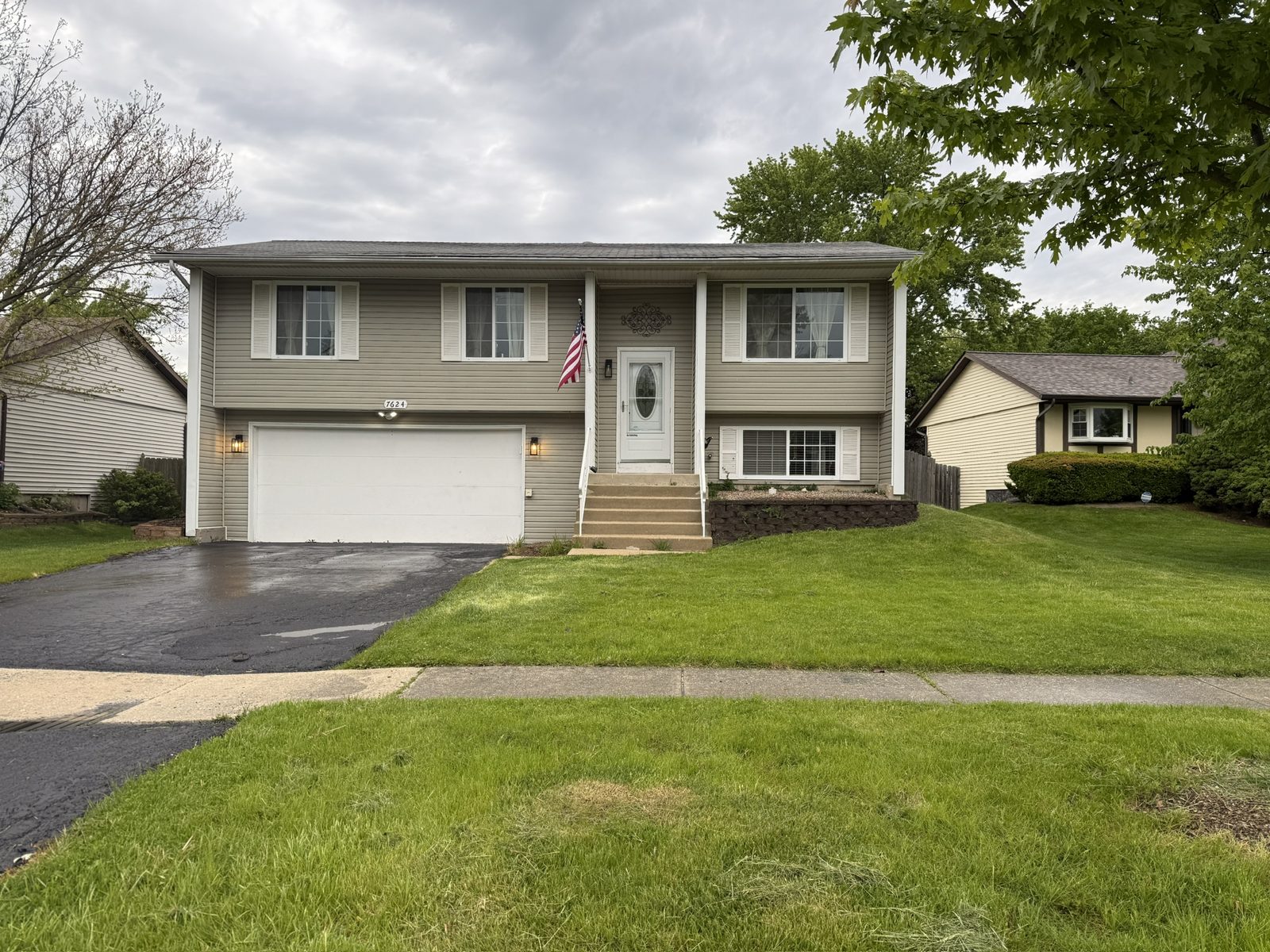 Raised ranch home in Frankfort, Illinois, photographed from the street